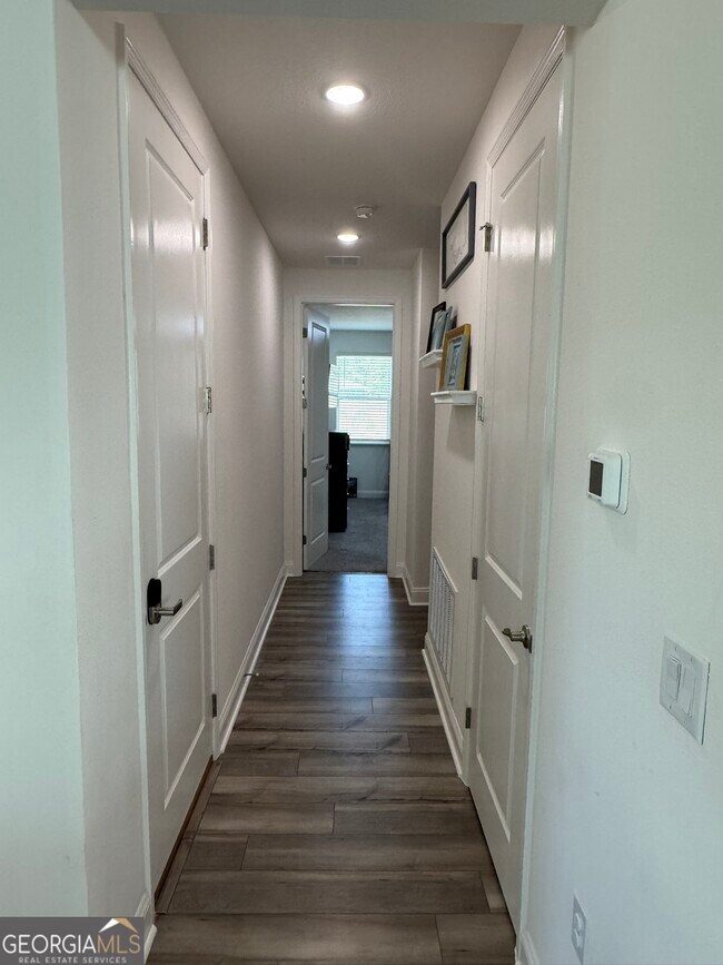 Building Photo - 205 Starboard Ct