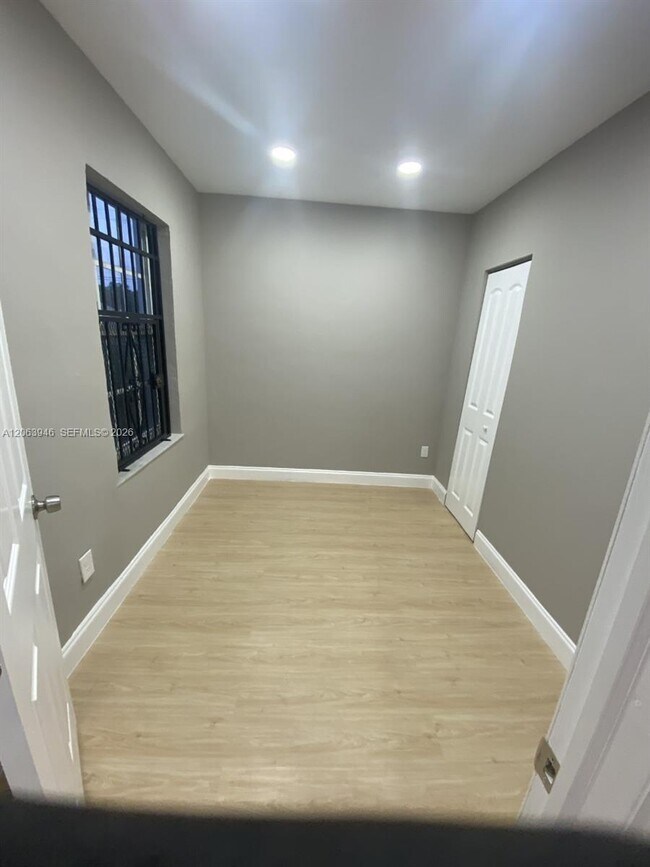 Building Photo - 217 NW 48th St