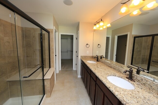 Building Photo - Upgraded End Unit Townhome in Brier Creek!