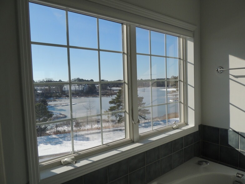 Bathroom view - 1292 Laskin Rd