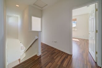 Building Photo - Beautiful 3 Bed/2.5 Bath 2- Story Home