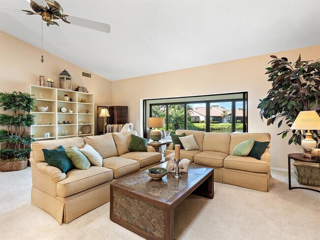 Building Photo - 6094 Wilshire Blvd