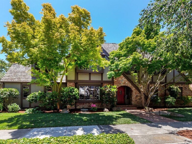 Building Photo - 1084 Fife Ave