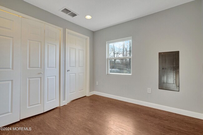 Building Photo - 22 Brookside Ct