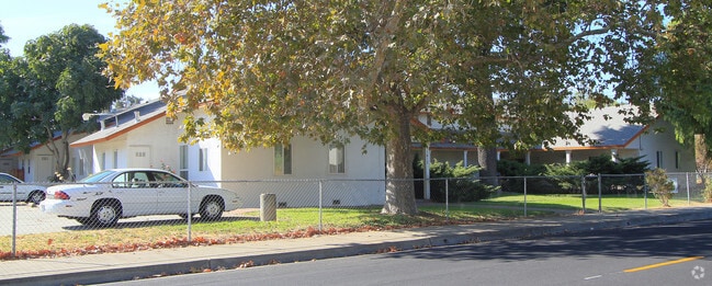  - 1617 Lisbon Ave - West Sacramento