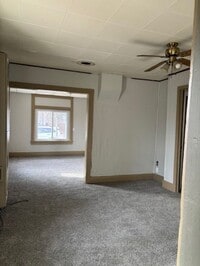 Building Photo - Updated 2 Bed, 1 Bath single family home -...