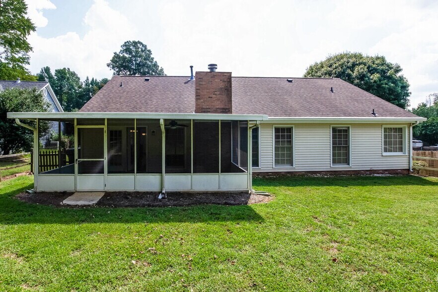 Building Photo - 10109 Fairlea Dr