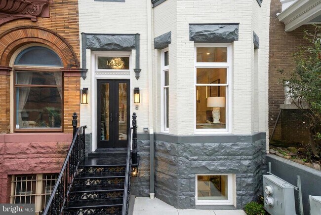 Building Photo - 1816 Belmont Rd NW
