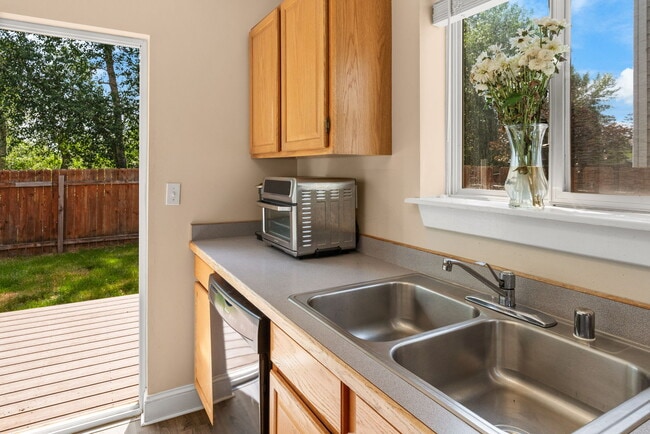 Building Photo - 306 Golden Valley Dr