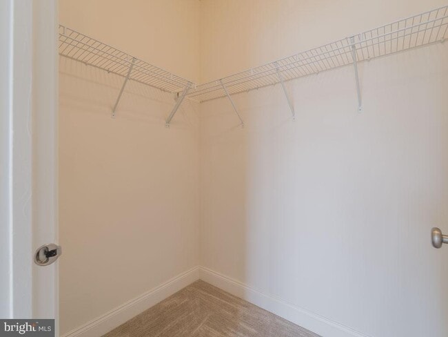 Building Photo - 22595 Windsor Locks Square