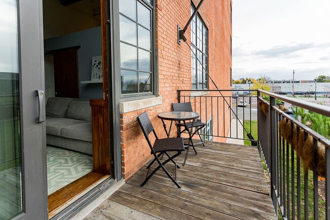 Balcony - 2003 Brooklyn St