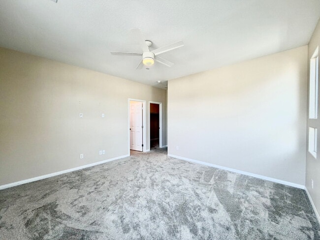 Building Photo - 3 Bedroom Townhome for Rent in Cadence Henderson | Solar Home | Master-Planned Community Near Las...
