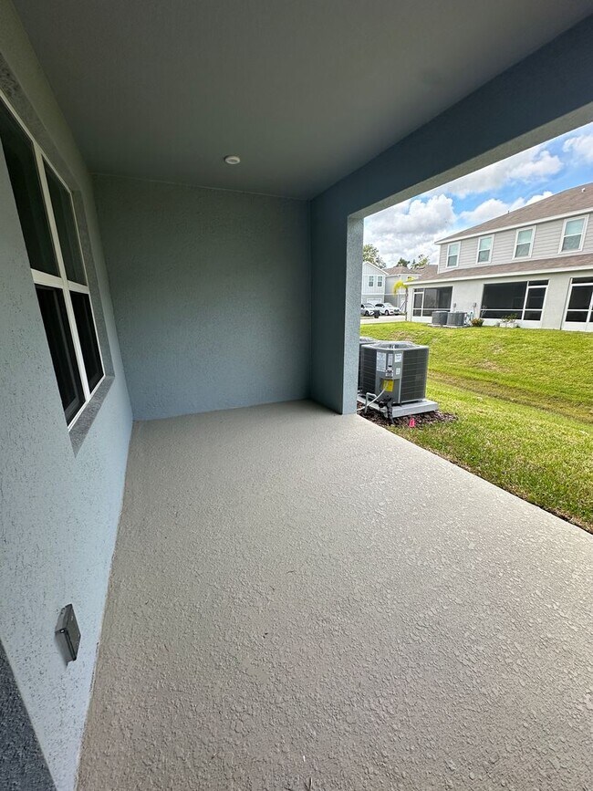 Building Photo - Brande New Townhome in South Daytona