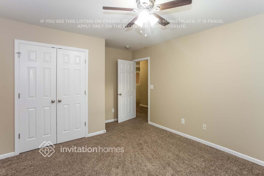 Building Photo - 3302 Streamside Dr