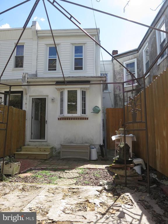 Building Photo - 245 Kalos St