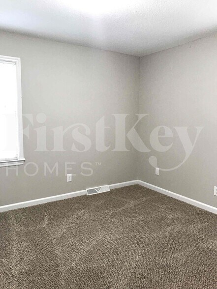 Building Photo - 141 Ponderosa Dr