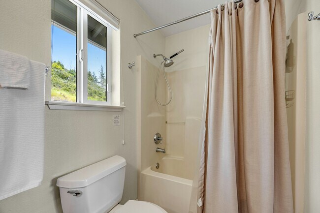 Building Photo - 323 Bodmer Ln