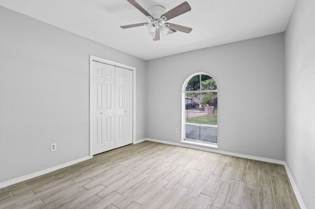 Building Photo - 6811 Feather Creek Dr