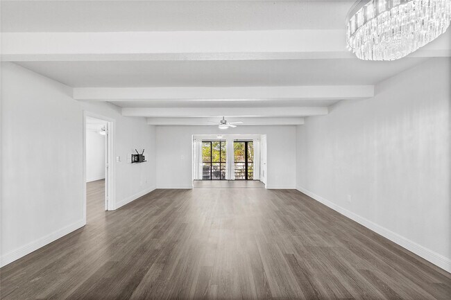 Building Photo - 10120 Boca Entrada Blvd