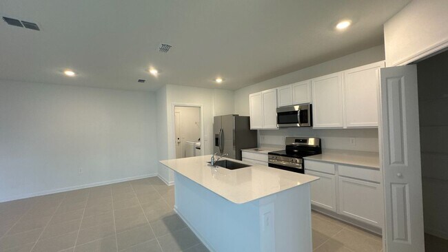 Building Photo - 3514 Kimbrough Dr