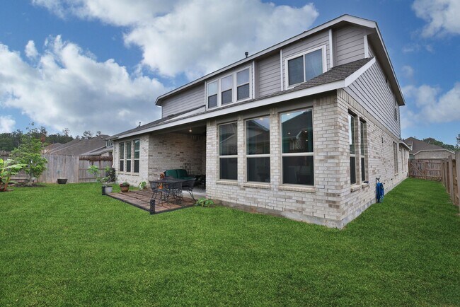 Building Photo - 18323 Tiger Flowers Dr