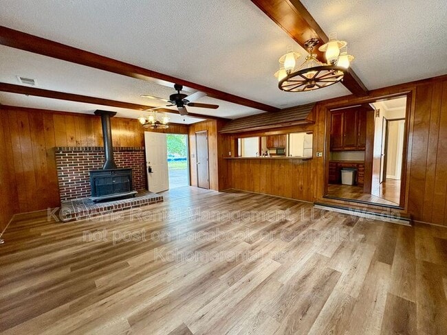 Building Photo - 7839 Robinson St