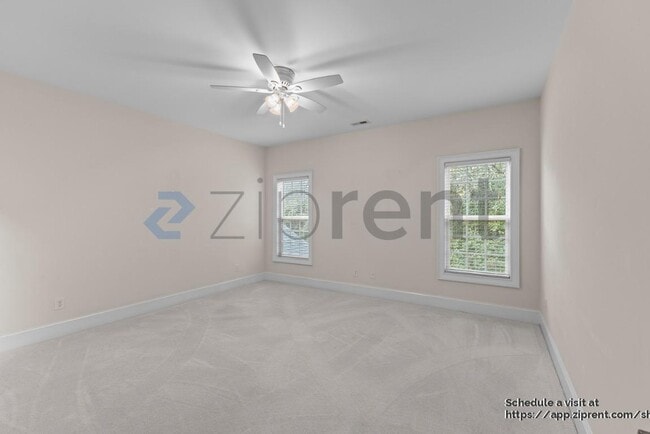 Building Photo - 1025 N Sharon Amity Rd