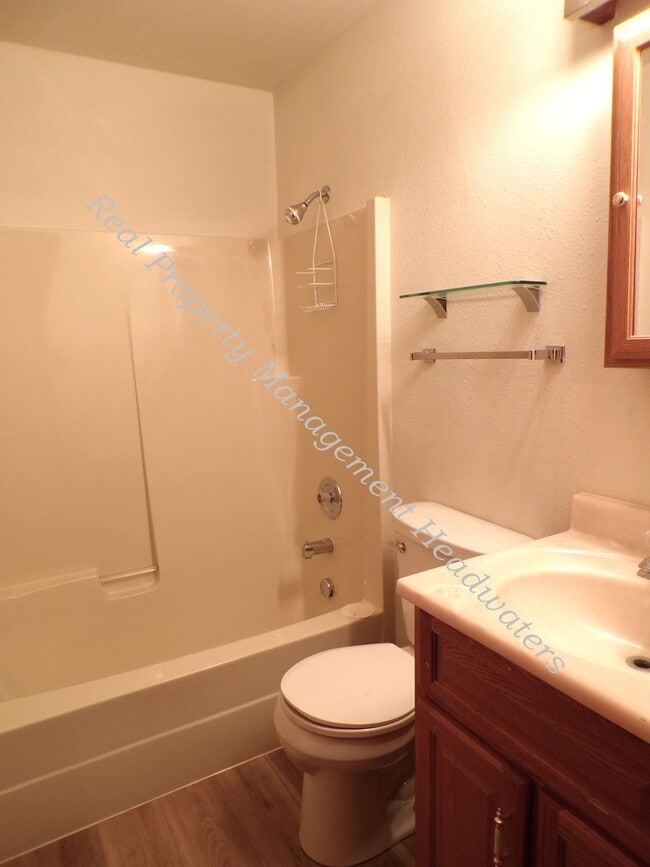 Building Photo - 2 Bed 2 Bath Condo For Rent