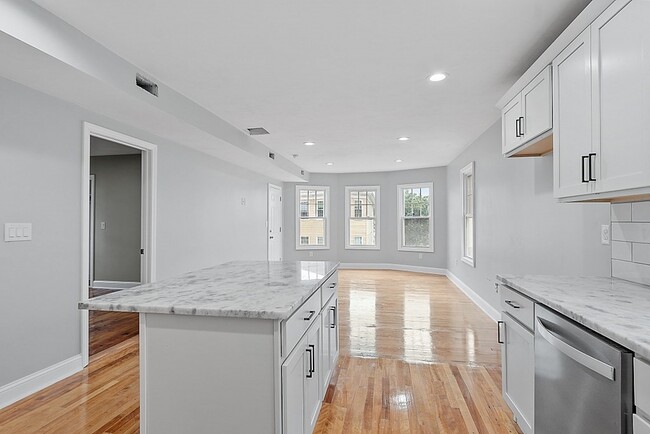 Building Photo - 79 Gage St