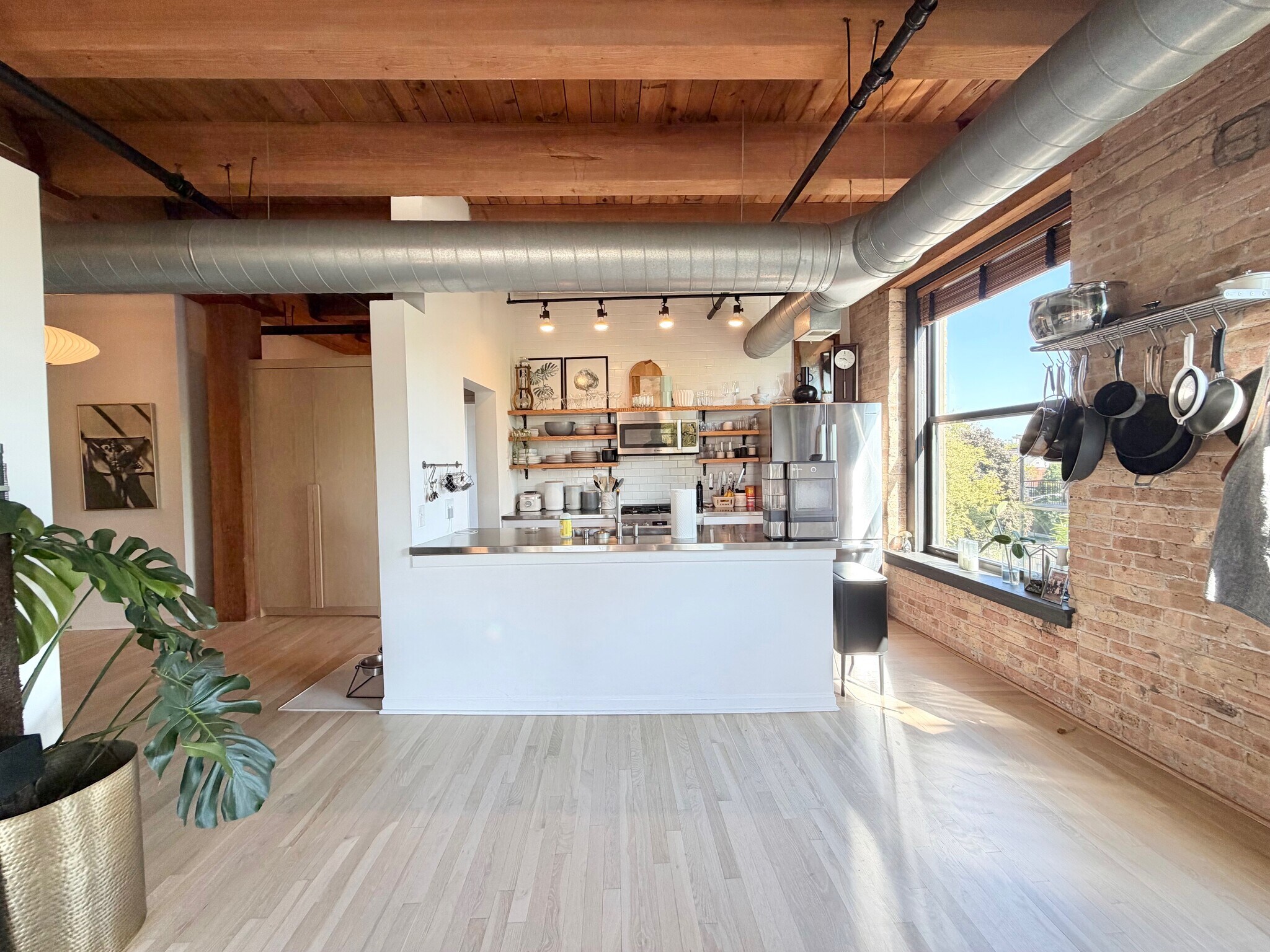 Building Photo - 2511 W Moffat St