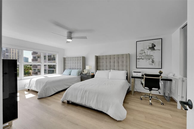 Building Photo - 405 N Ocean Blvd