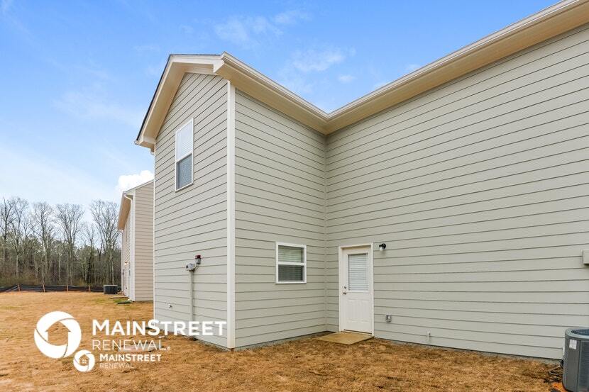 Building Photo - 690 Clover Cir