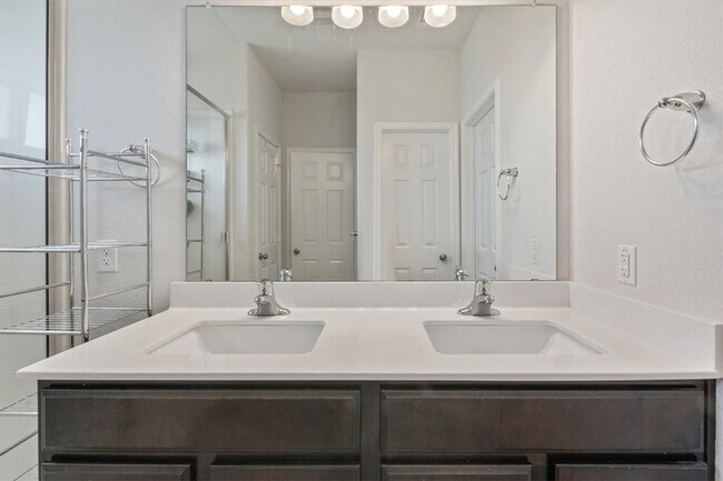 Master bathroom with double sink vanity - 3911 Brunswick Dr
