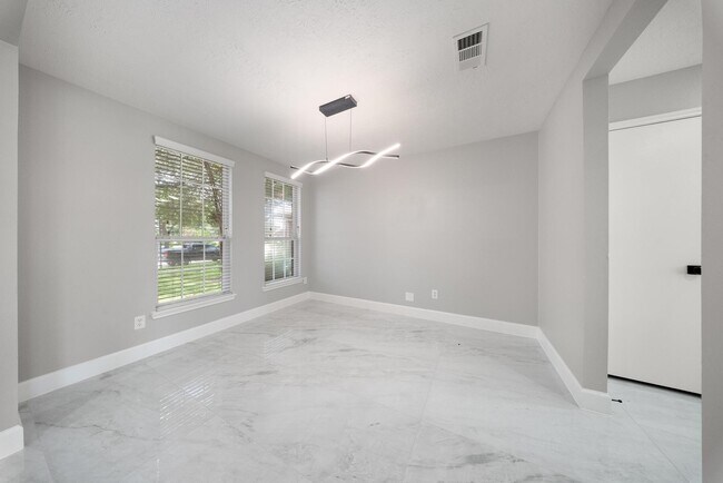 Building Photo - 8311 Sierra Hill Ct
