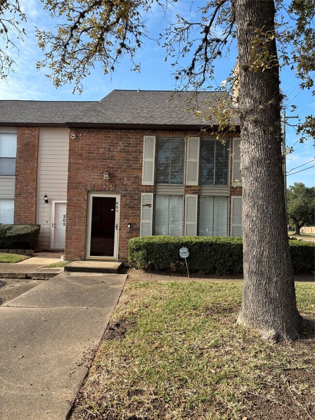 Building Photo - 5100 Allendale Rd