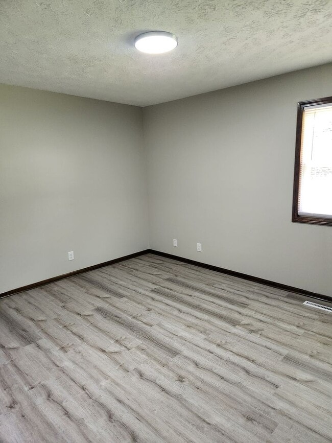 Building Photo - Millard 3/2/1 newly remodeled