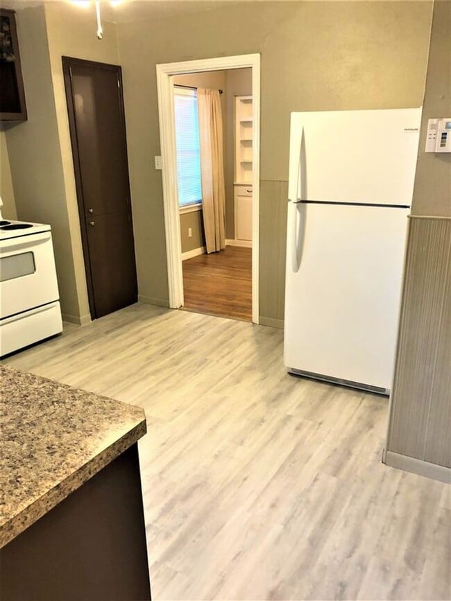 Building Photo - 3019 42nd St