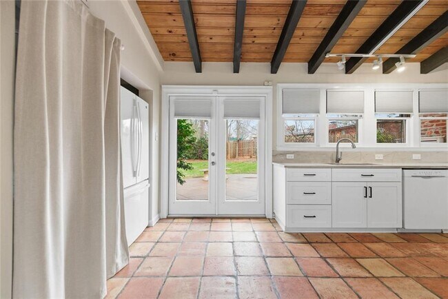 Building Photo - 3302 Wynn Dr