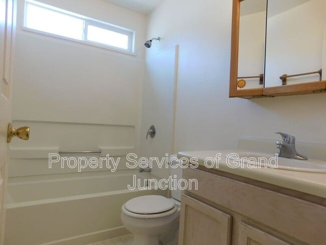 Building Photo - 429 Pendleton St