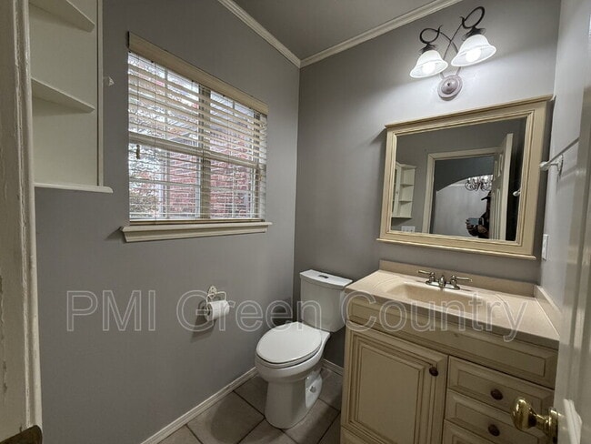 Building Photo - 4419 W Detroit Pl