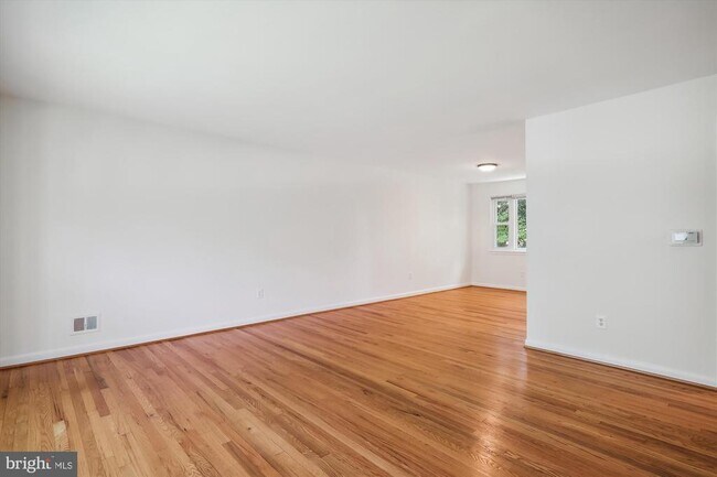 Building Photo - 6518 Wilmett Rd