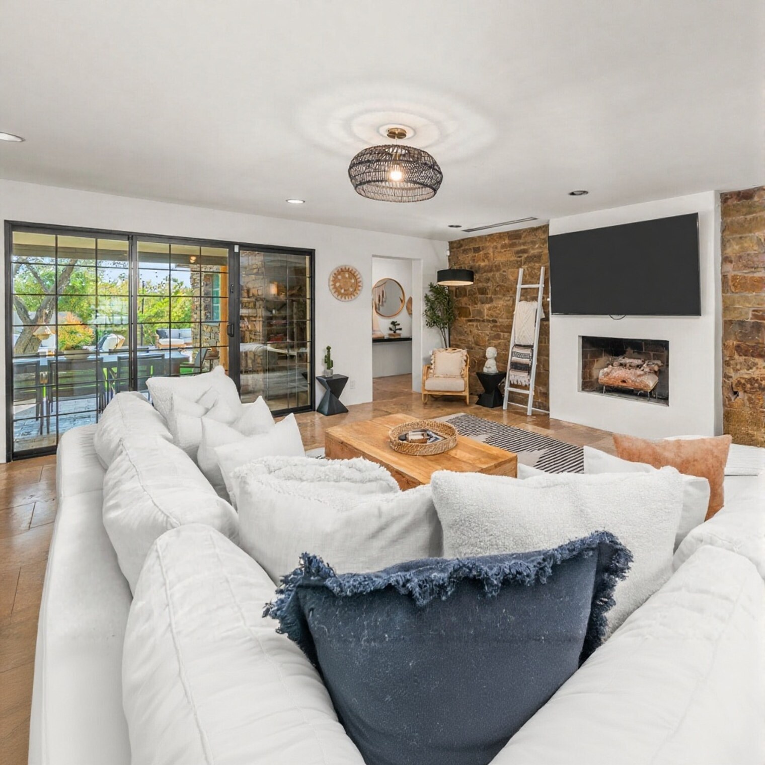 Building Photo - 4129 E Palo Verde Dr