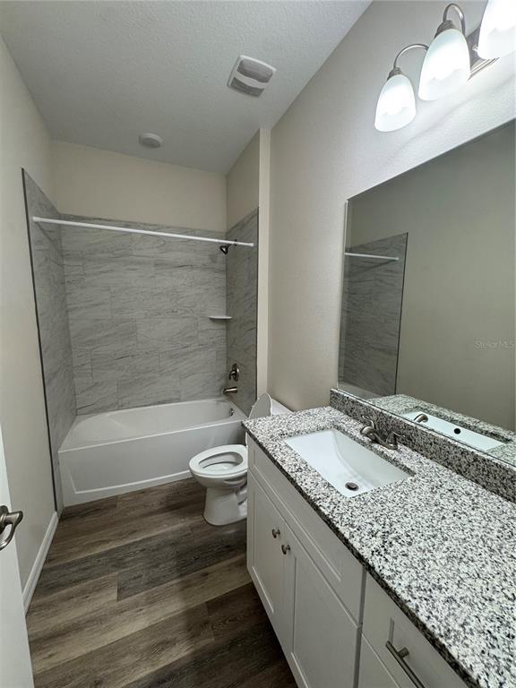 Building Photo - 41346 Persimmon St