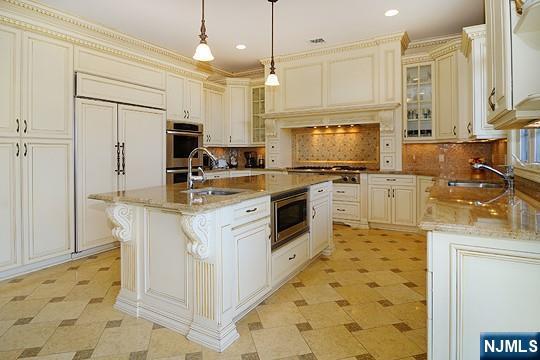 Building Photo - 417 N Woodland St