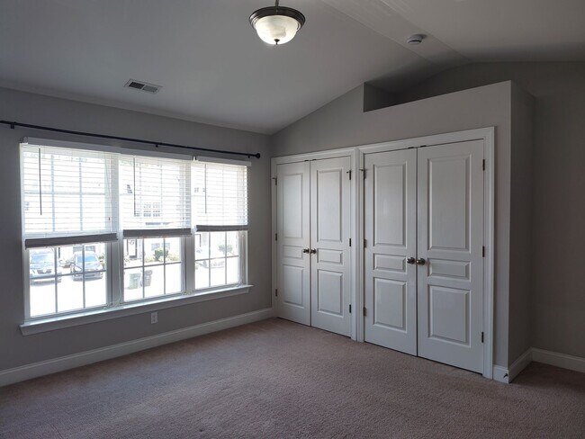 Building Photo - Charming Townhome located in the Settlers Landing Community in Concord NC!