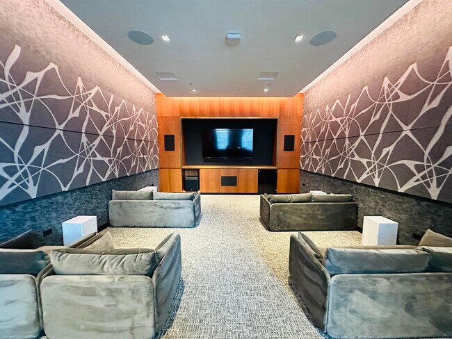 Building Photo - 99 Hudson St