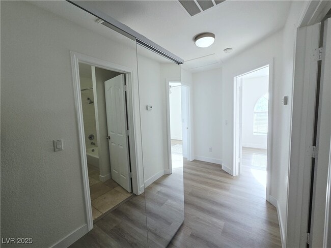 Building Photo - 8528 W Gilmore Ave