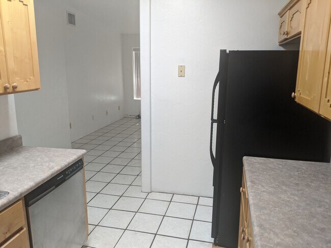 Building Photo - 2319 N Sonoita Ave