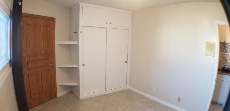 Building Photo - 520 S Flower St