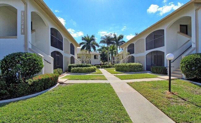 Building Photo - New Remodel! Gorgeous 2 Bedroom Condo! Amazing Location!